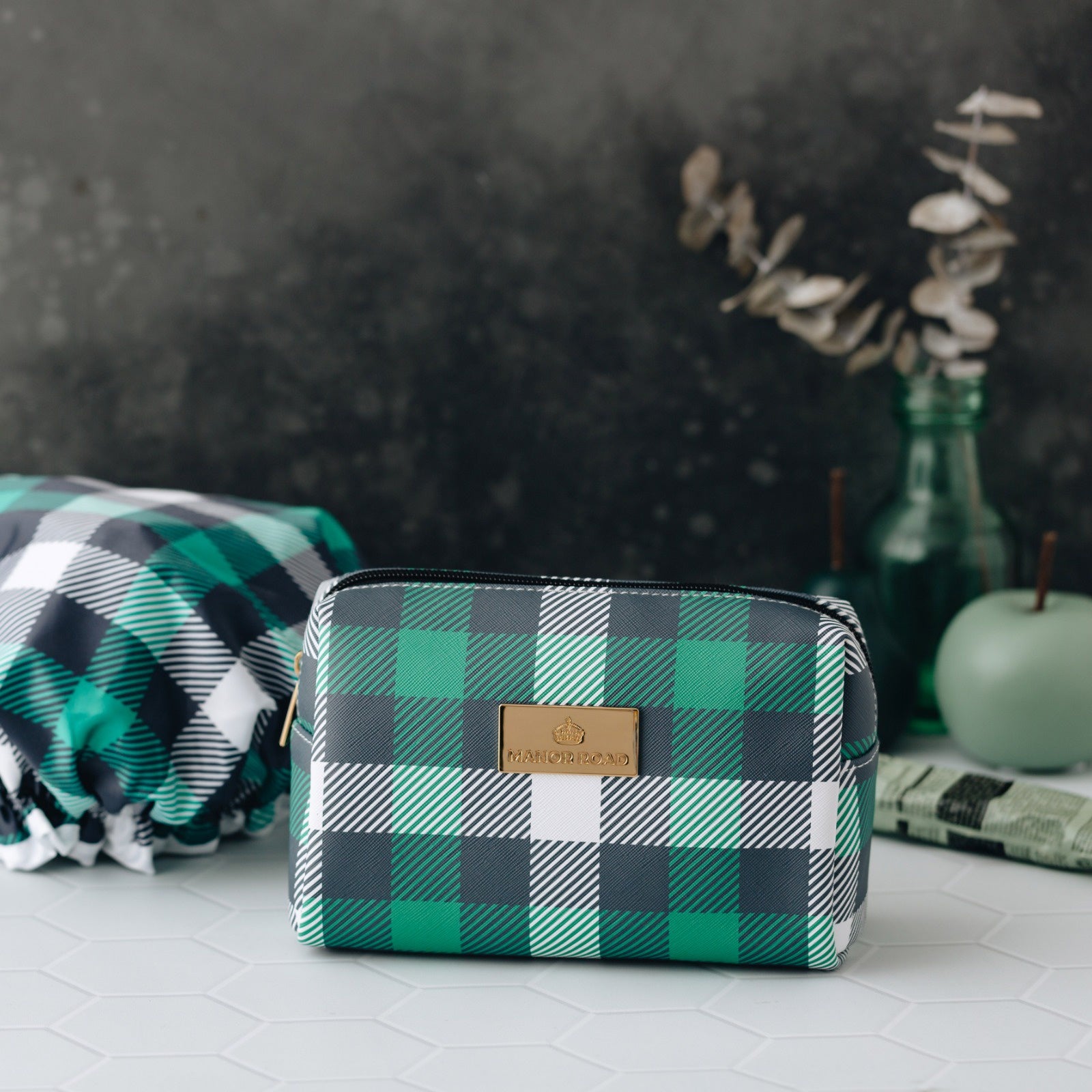 Manor Road Travel Bag Classic Plaid Green